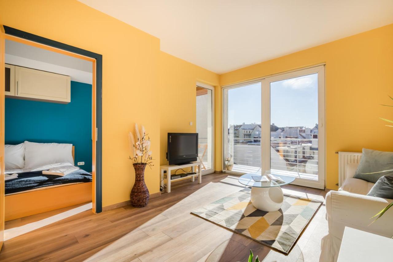 Bpr Amarilla With Balcony